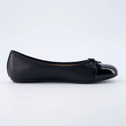 Cardi Cap Toe Flat